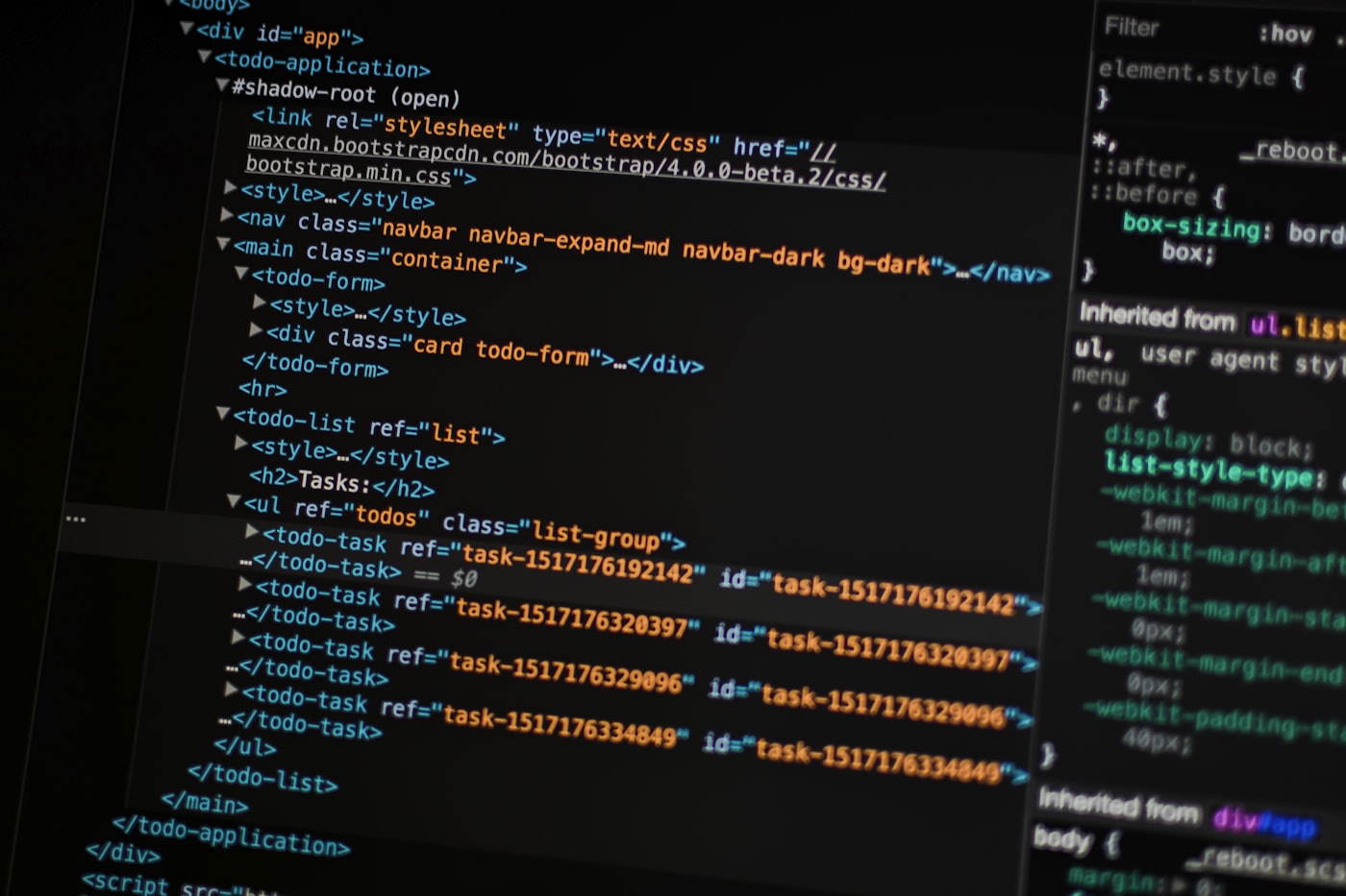 Ingeniero desarrollando soluciones de software empresariales, inteligencia artificial y aplicaciones SaaS